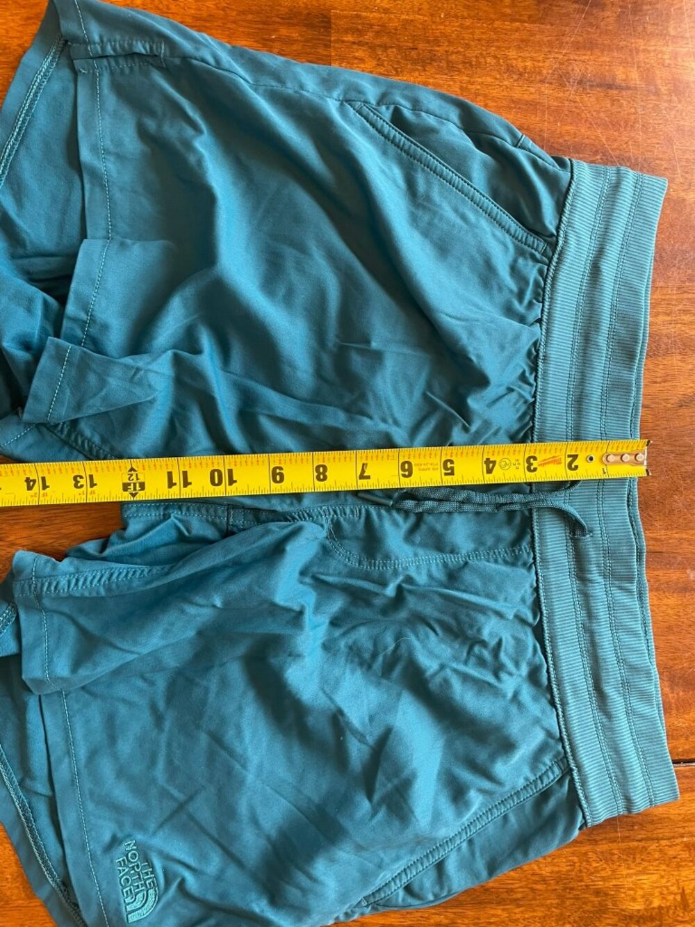 The North Face Women's Teal Shorts Size M Drawstring Zip Pocket Elastic - Picture 7 of 8